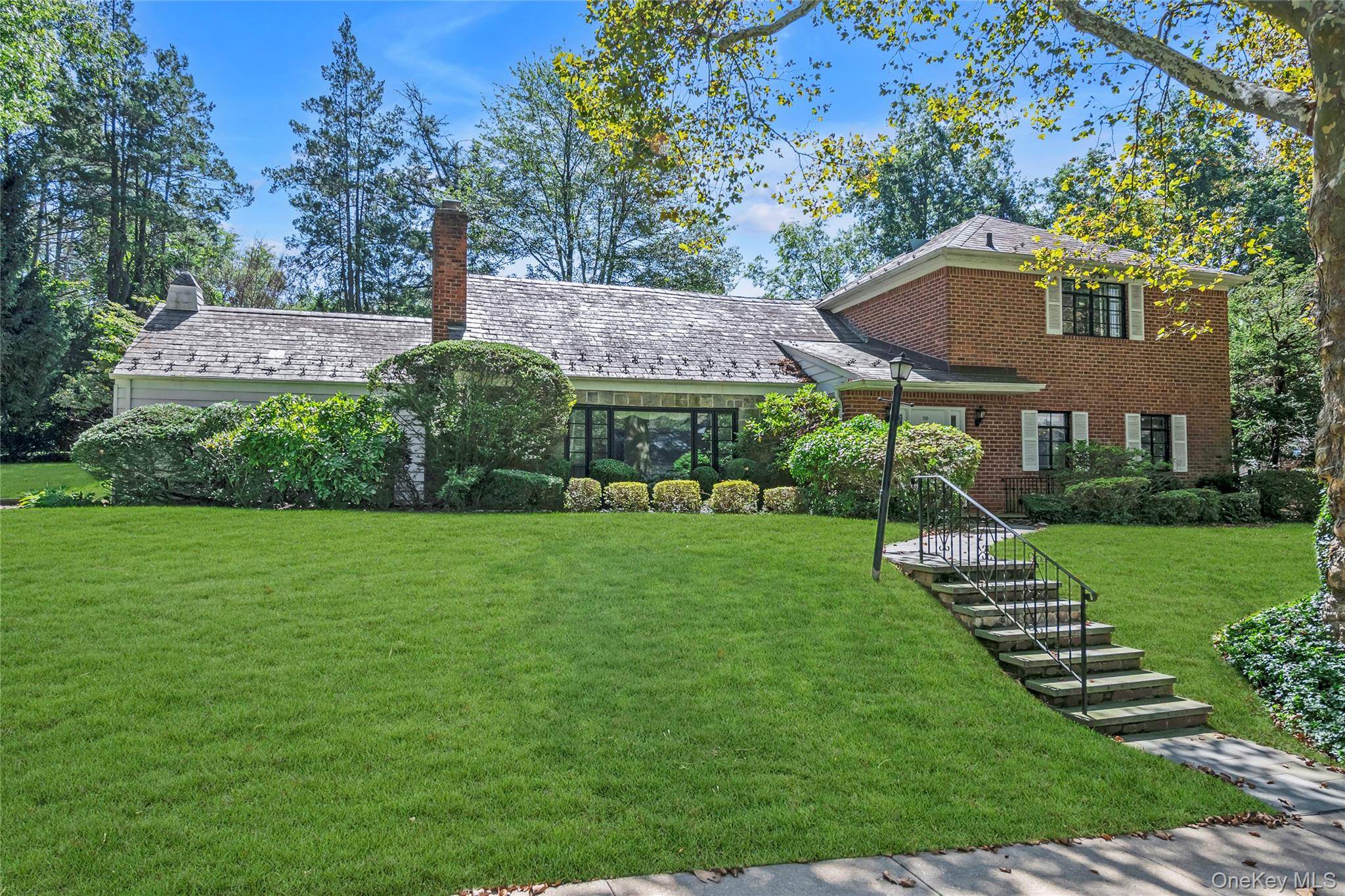 238 Clent RD, Great Neck, NY 11021
