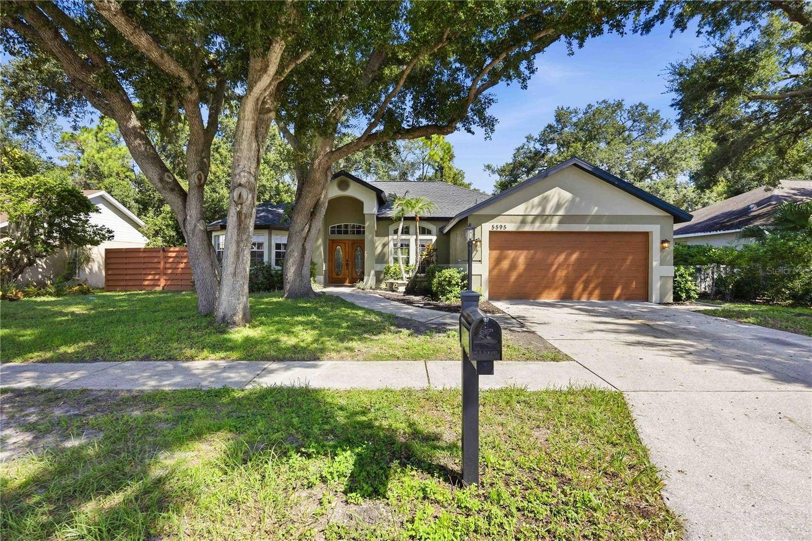 5595 BENT OAK DR, Sarasota, FL 34232