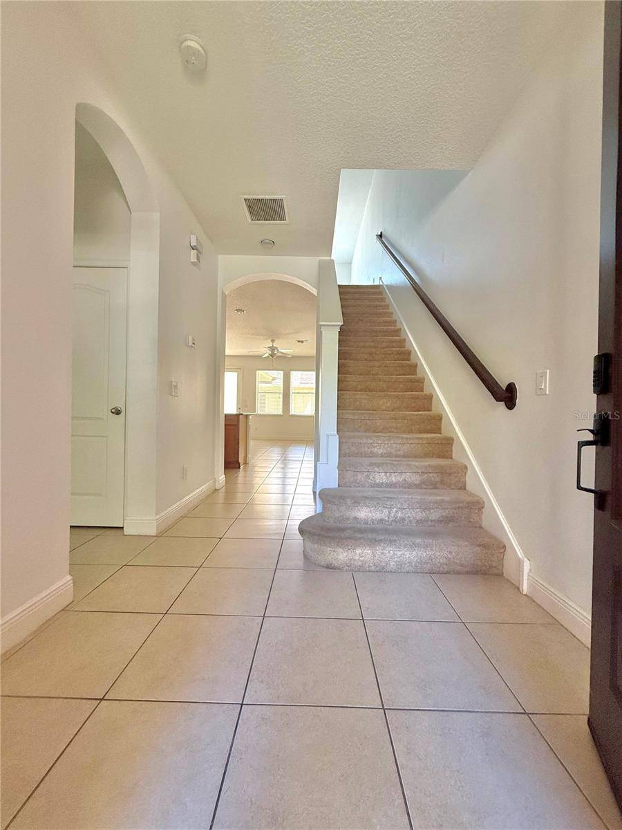 8615 VIA TRIESTE DR, Windermere, FL 34786