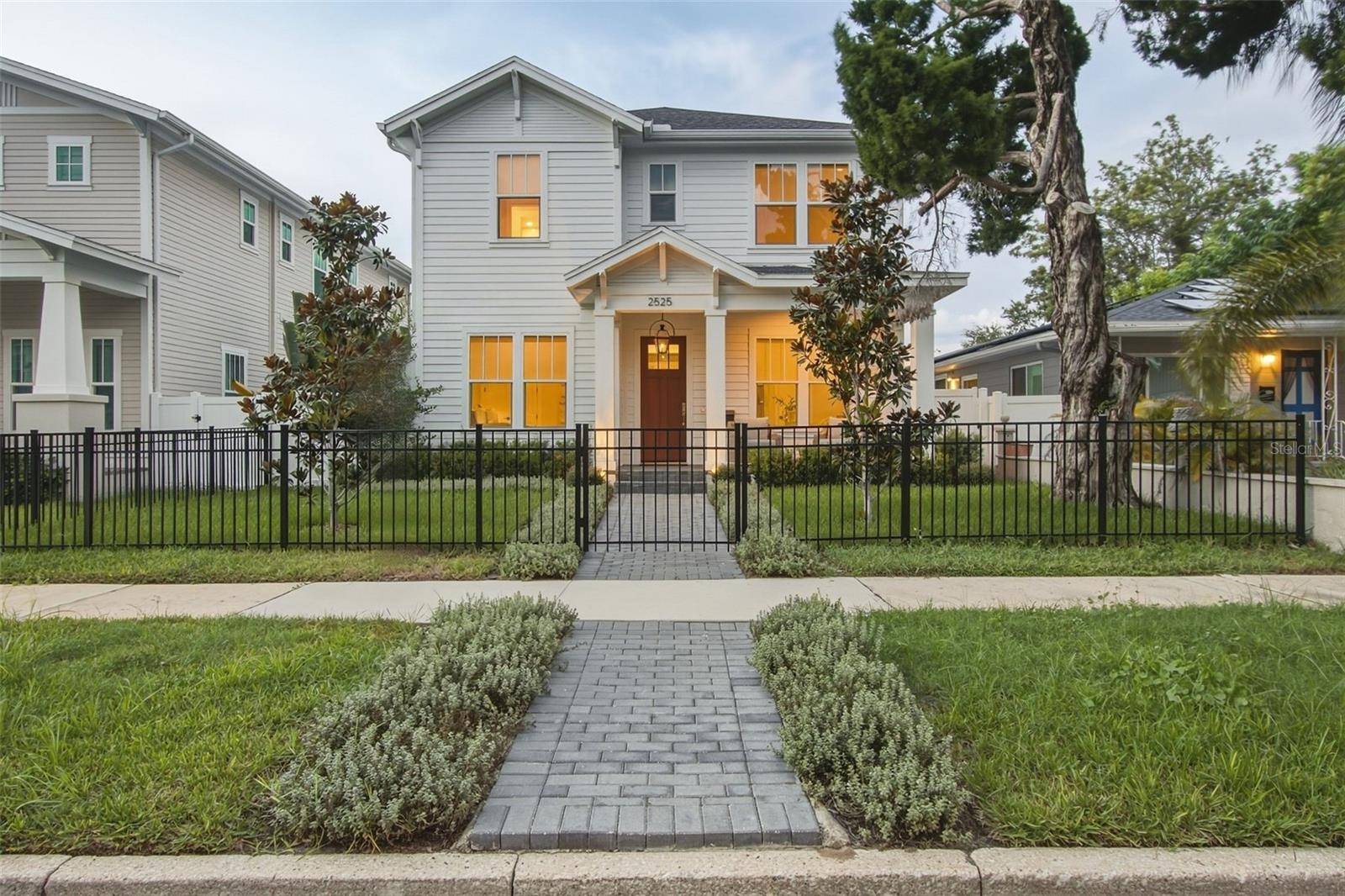2525 DARTMOUTH AVE N, St Petersburg, FL 33713