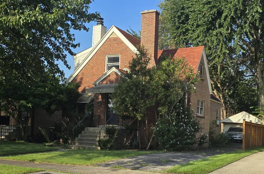8118 N Ozark AVE, Niles, IL 60714