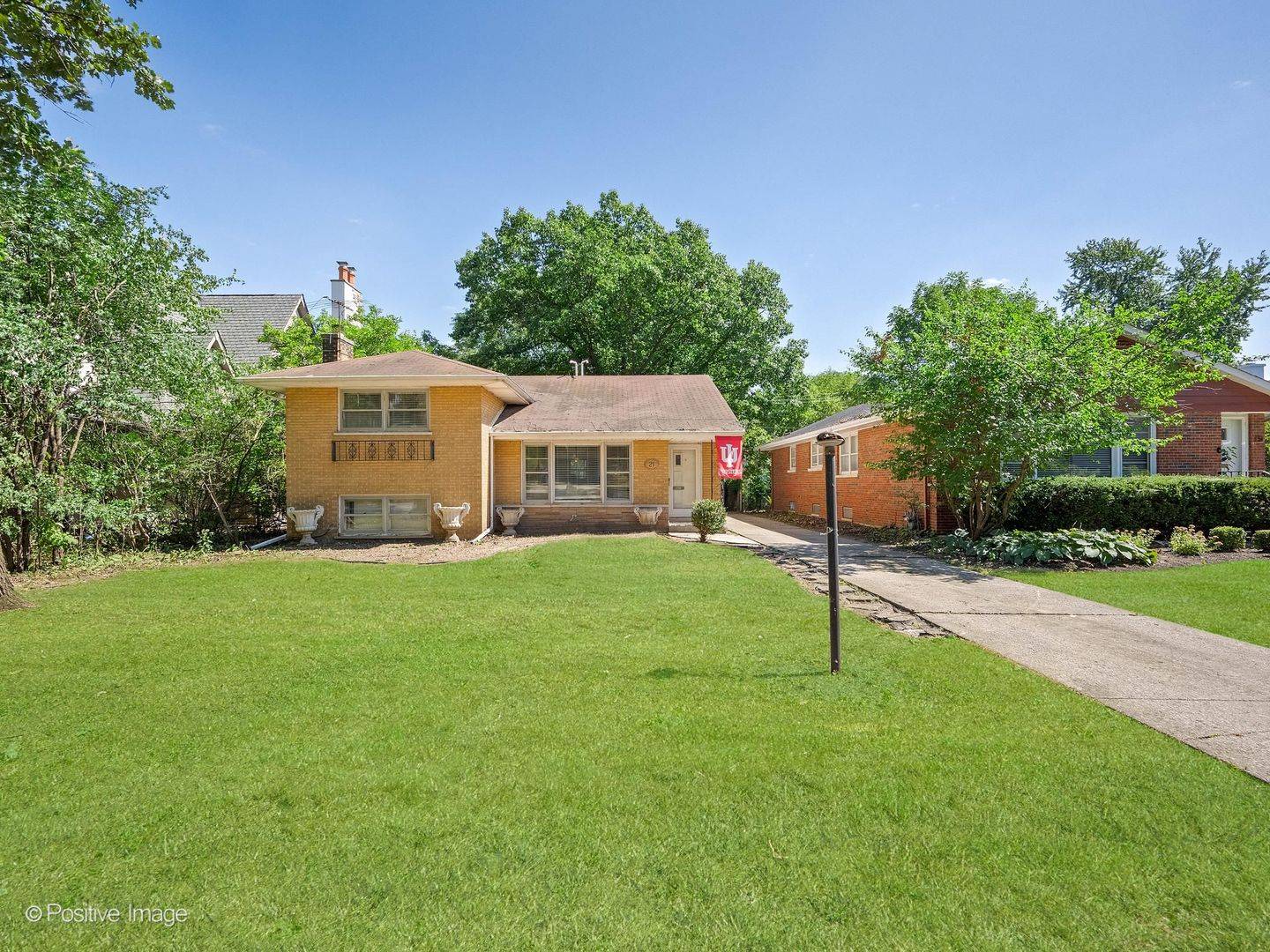 21 N Quincy ST, Hinsdale, IL 60521