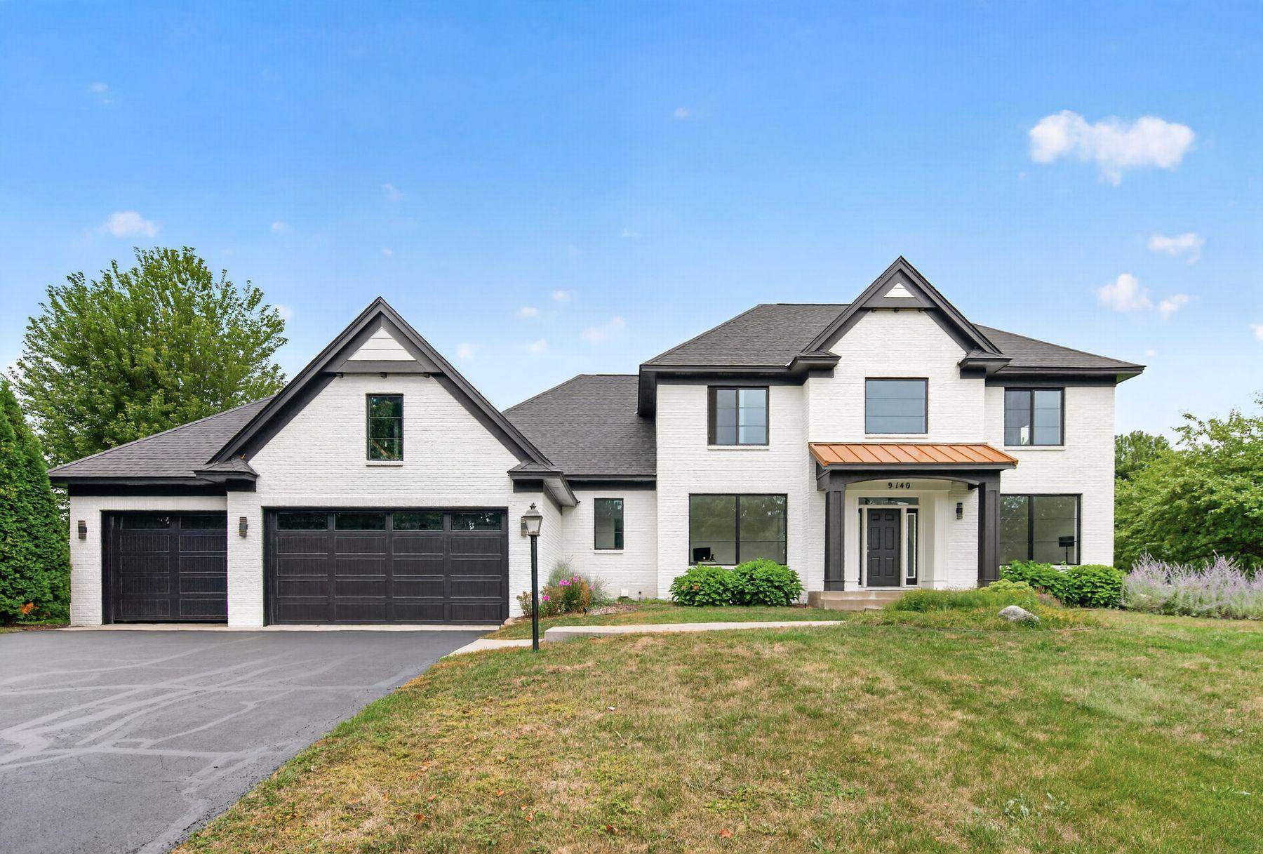 9140 Heritage WAY, Woodbury, MN 55125
