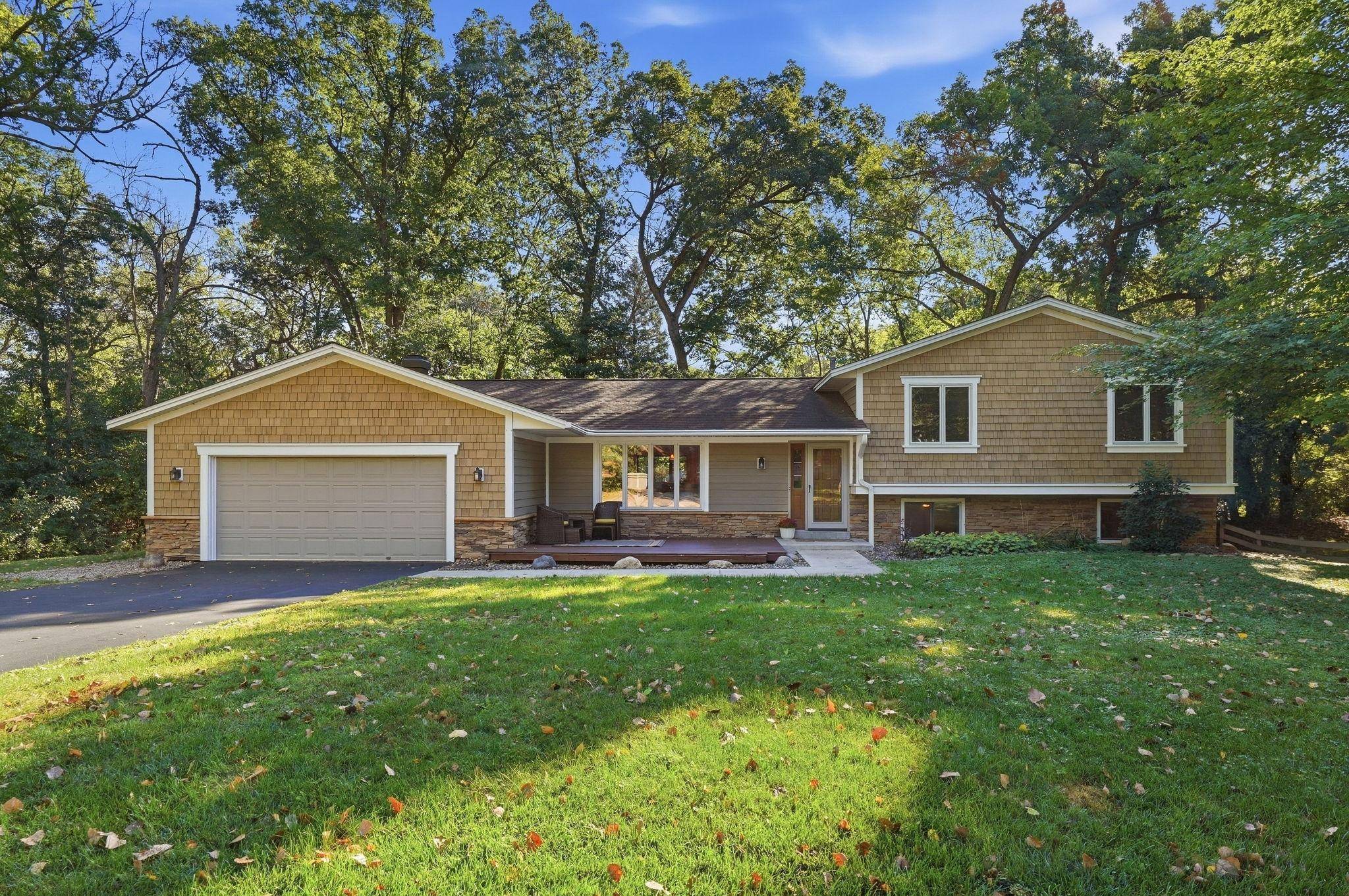 4317 Briarwood LN, Minnetonka, MN 55343