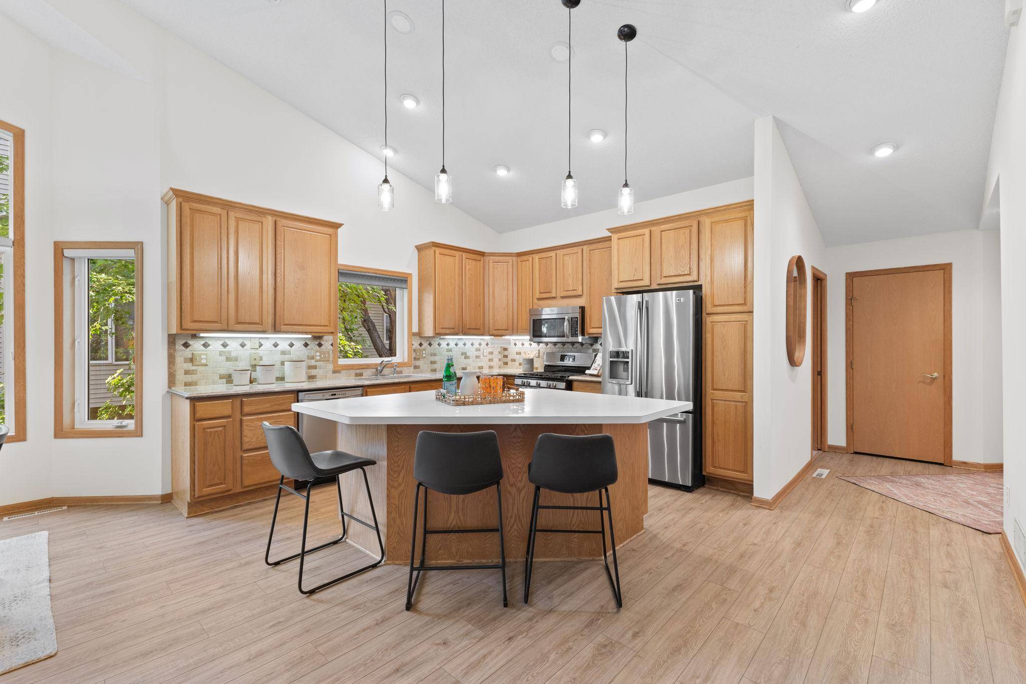 1478 Violet LN, Eagan, MN 55122