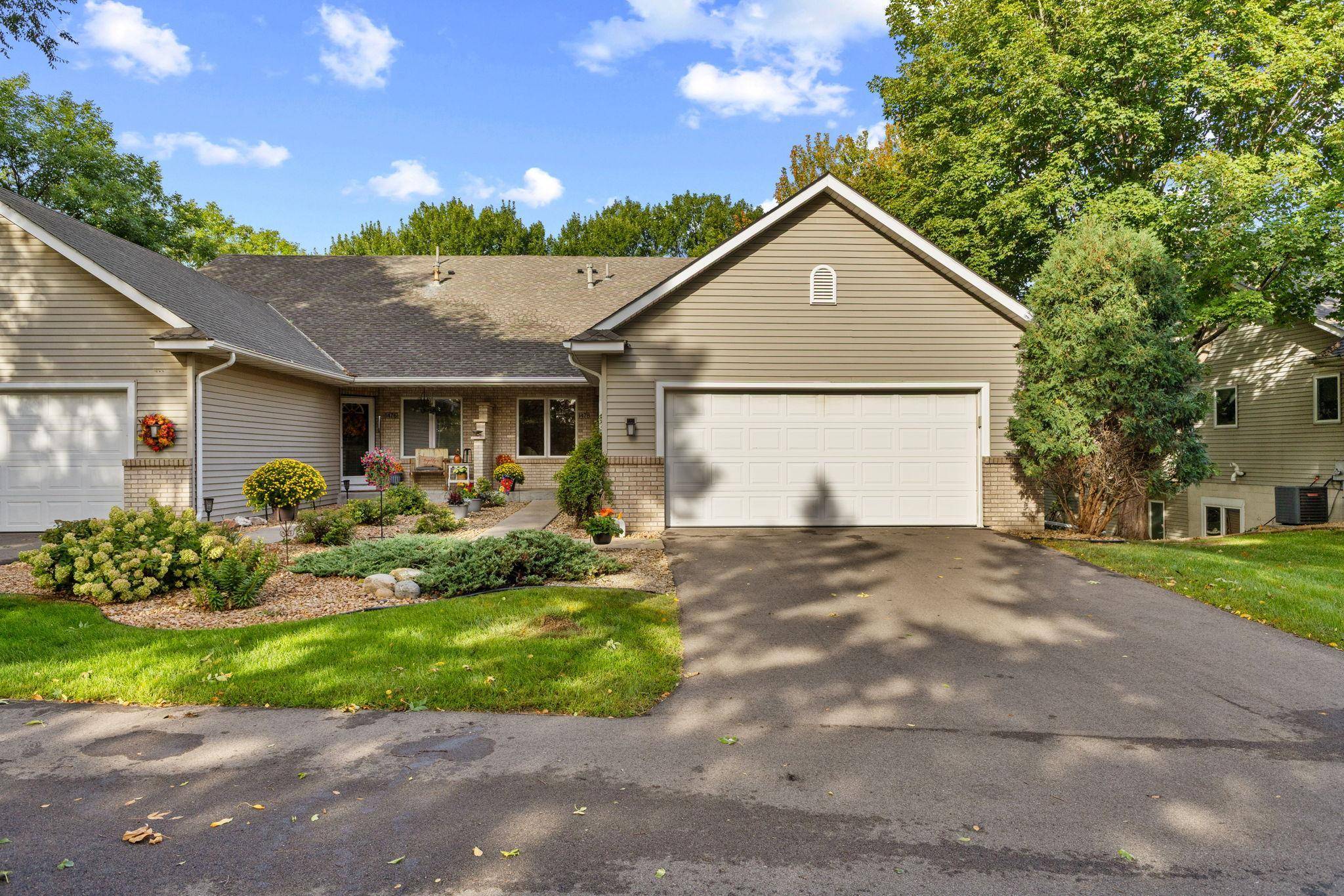 1478 Violet LN, Eagan, MN 55122