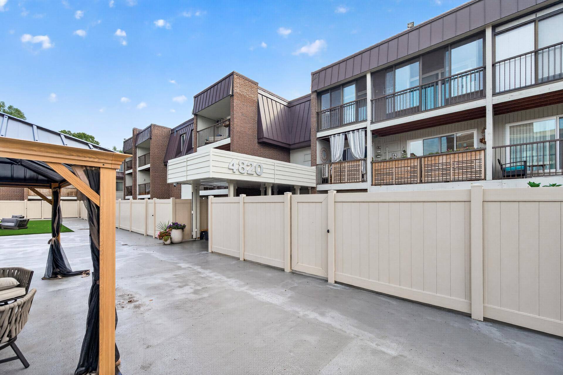 4820 Park Commons DR #138, Saint Louis Park, MN 55416
