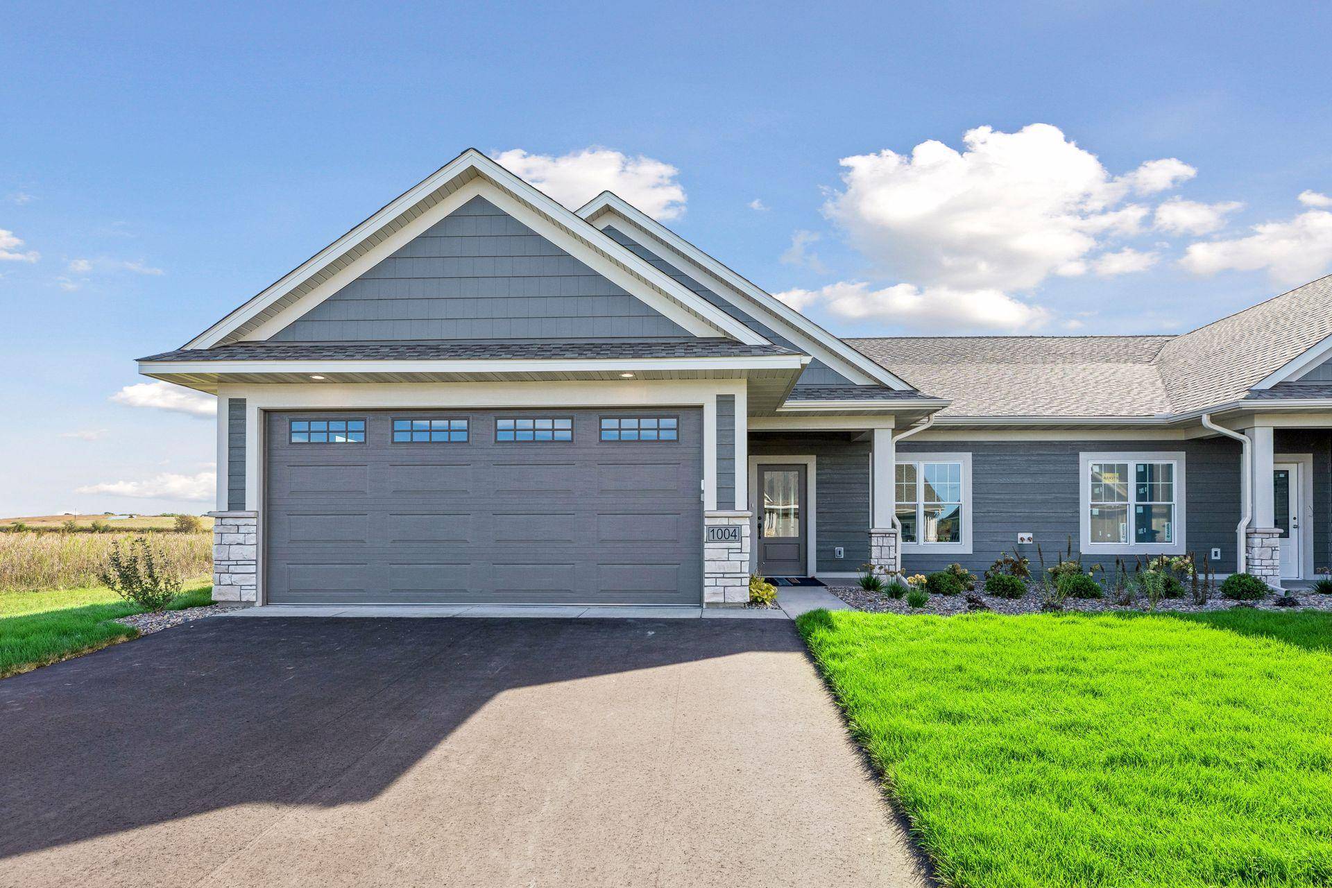 1004 Turner LN, New Richmond, WI 54017