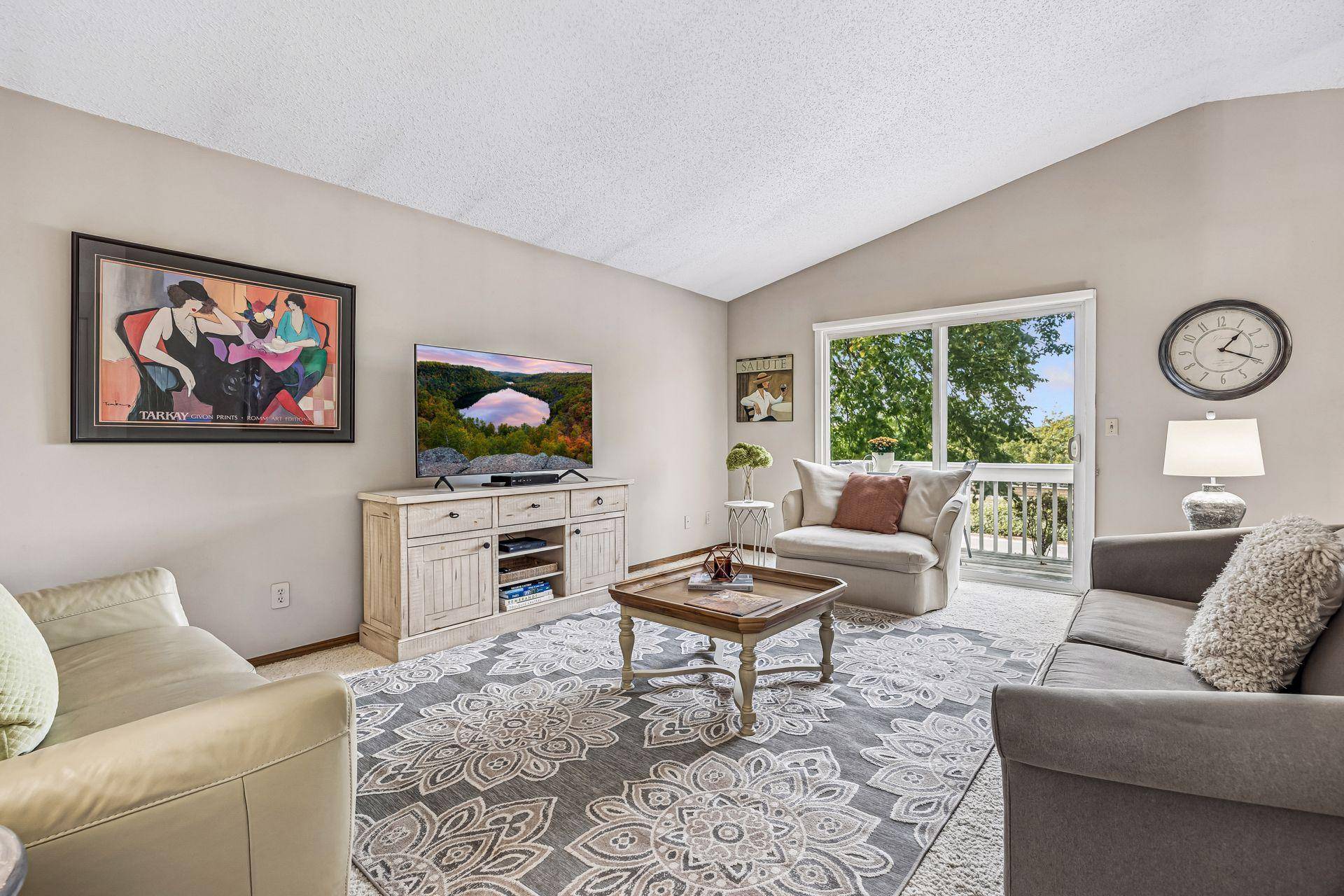 5225 Beachside DR, Minnetonka, MN 55343