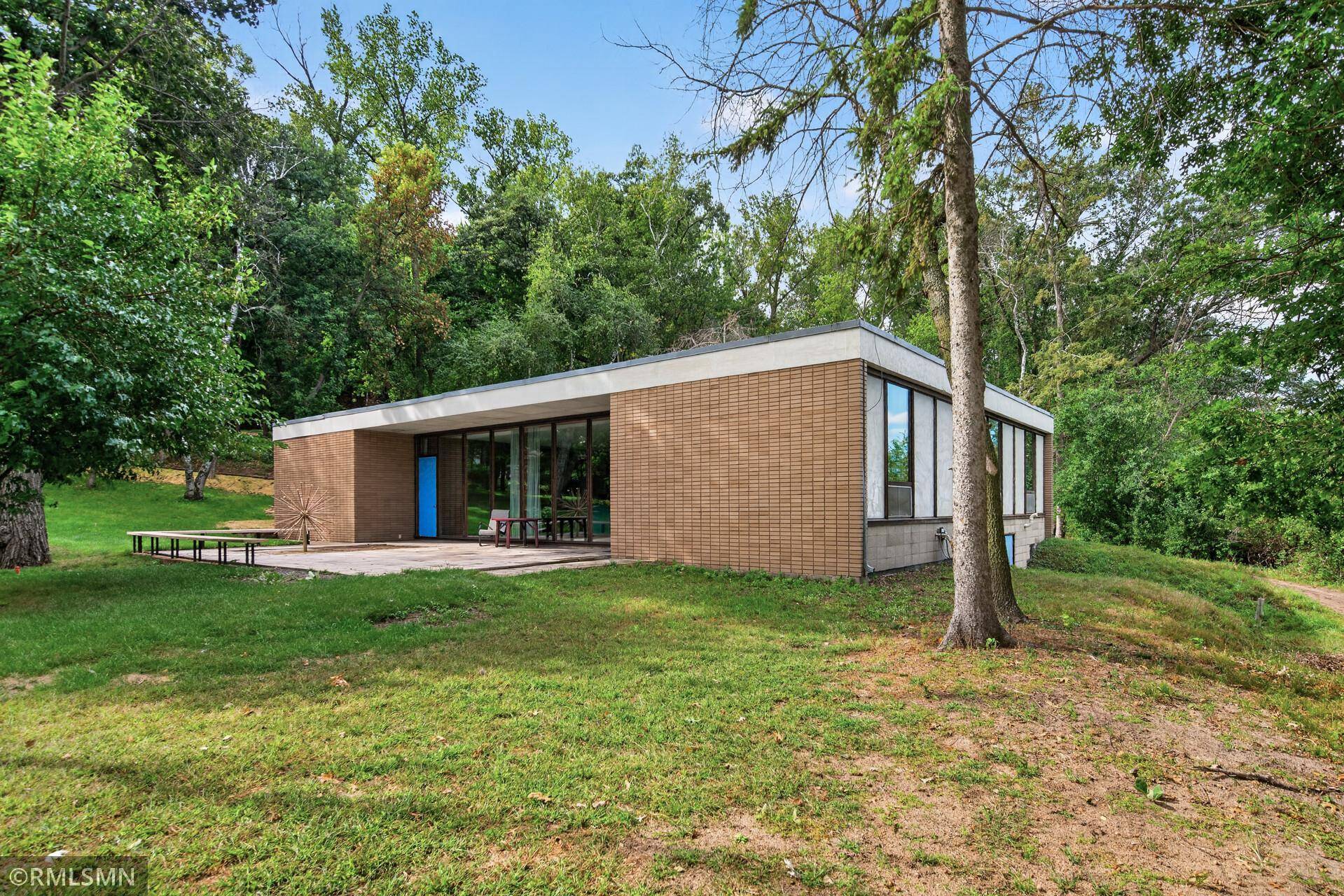 4380 Reiland LN, Shoreview, MN 55126