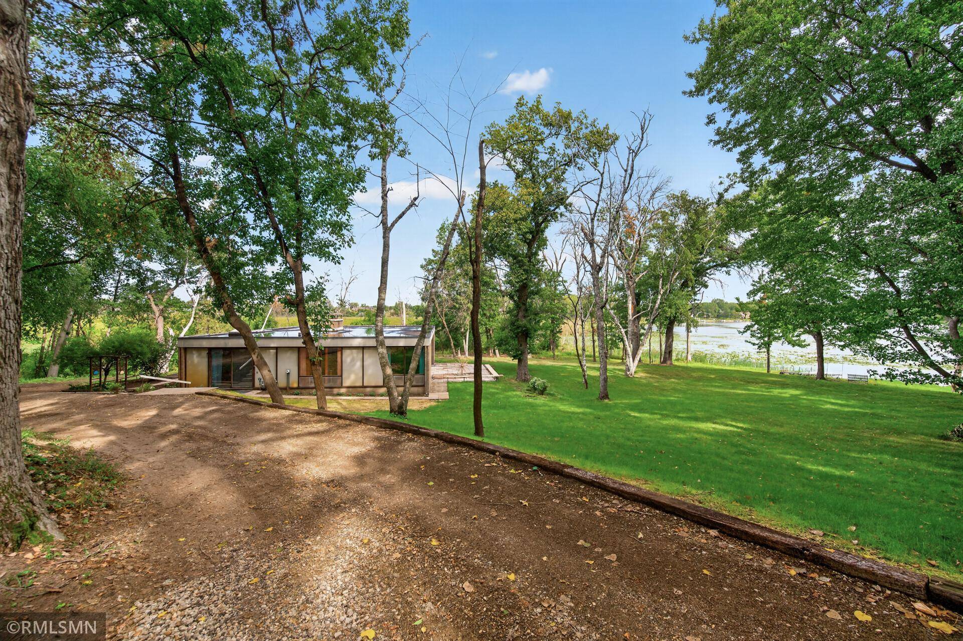 4380 Reiland LN, Shoreview, MN 55126