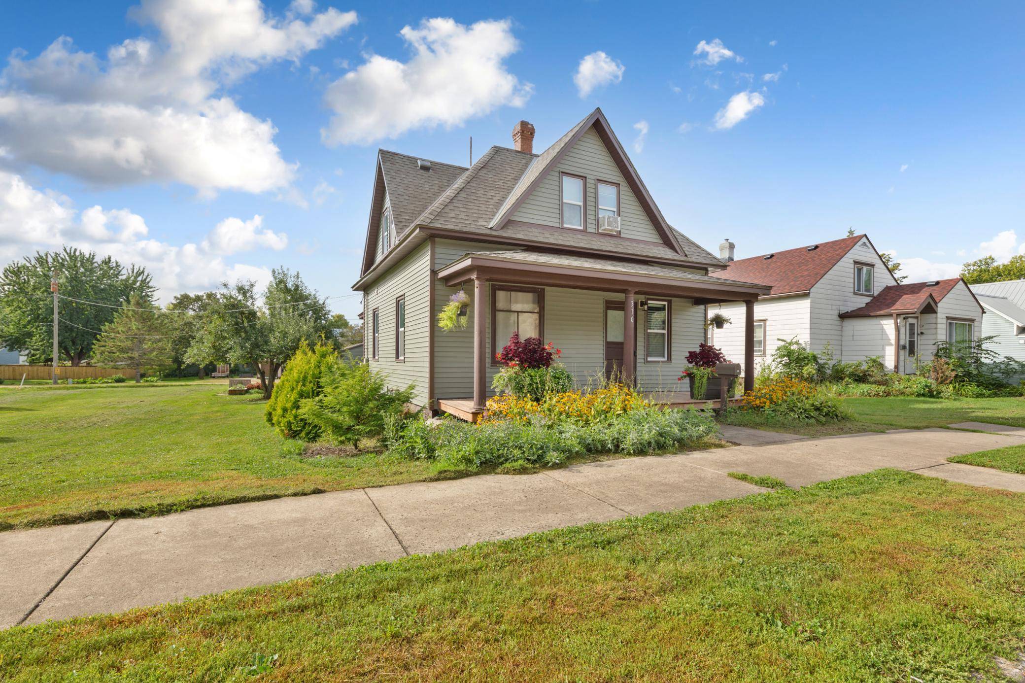 310 Oak AVE SW, Montgomery, MN 56069