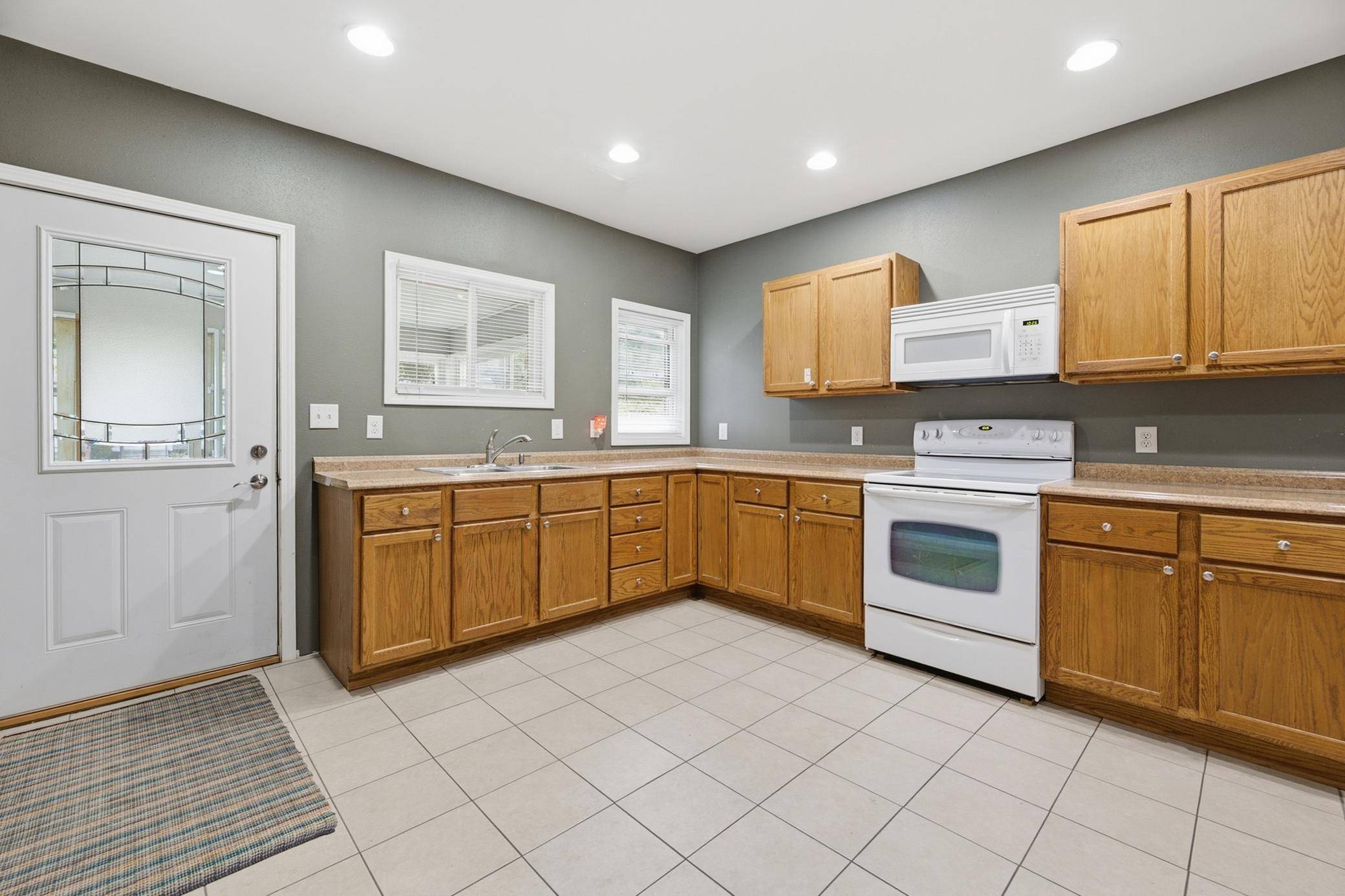 623 E Howard ST, Winona, MN 55987