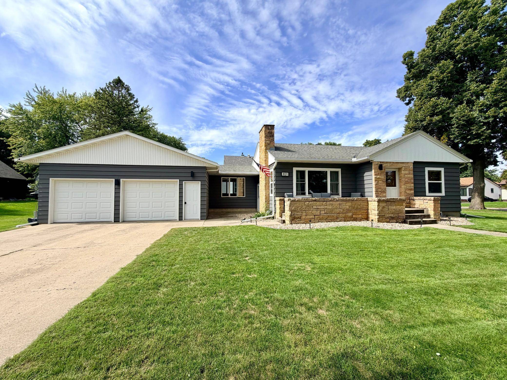 821 Turner ST, Worthington, MN 56187