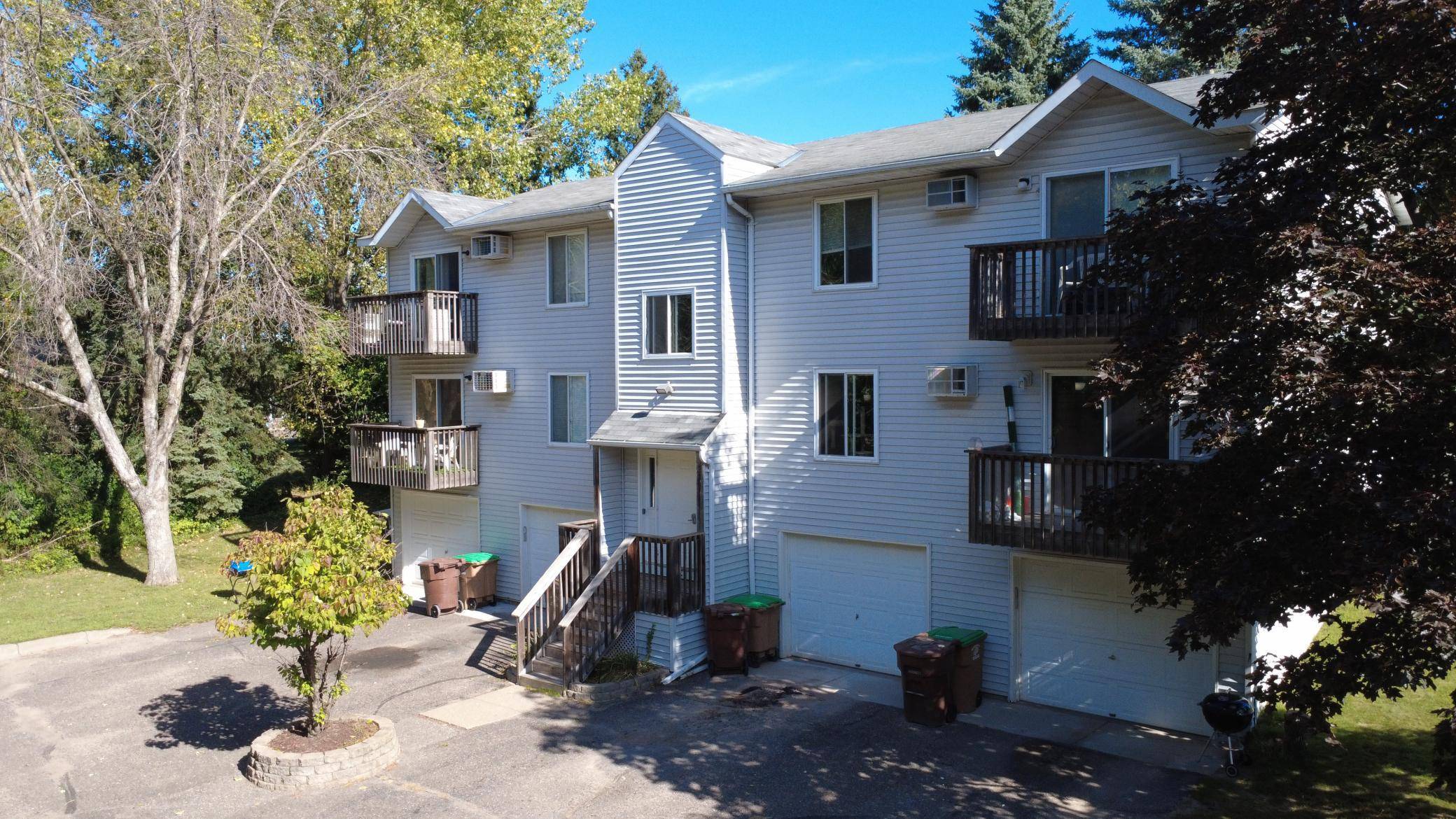 220 Hallam AVE S, Mahtomedi, MN 55115