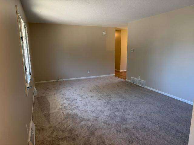 926 Holcombe AVE N, Litchfield, MN 55355