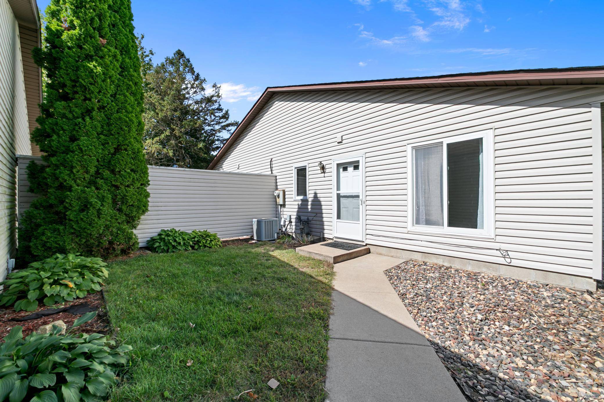 7390 Jensen AVE S, Cottage Grove, MN 55016