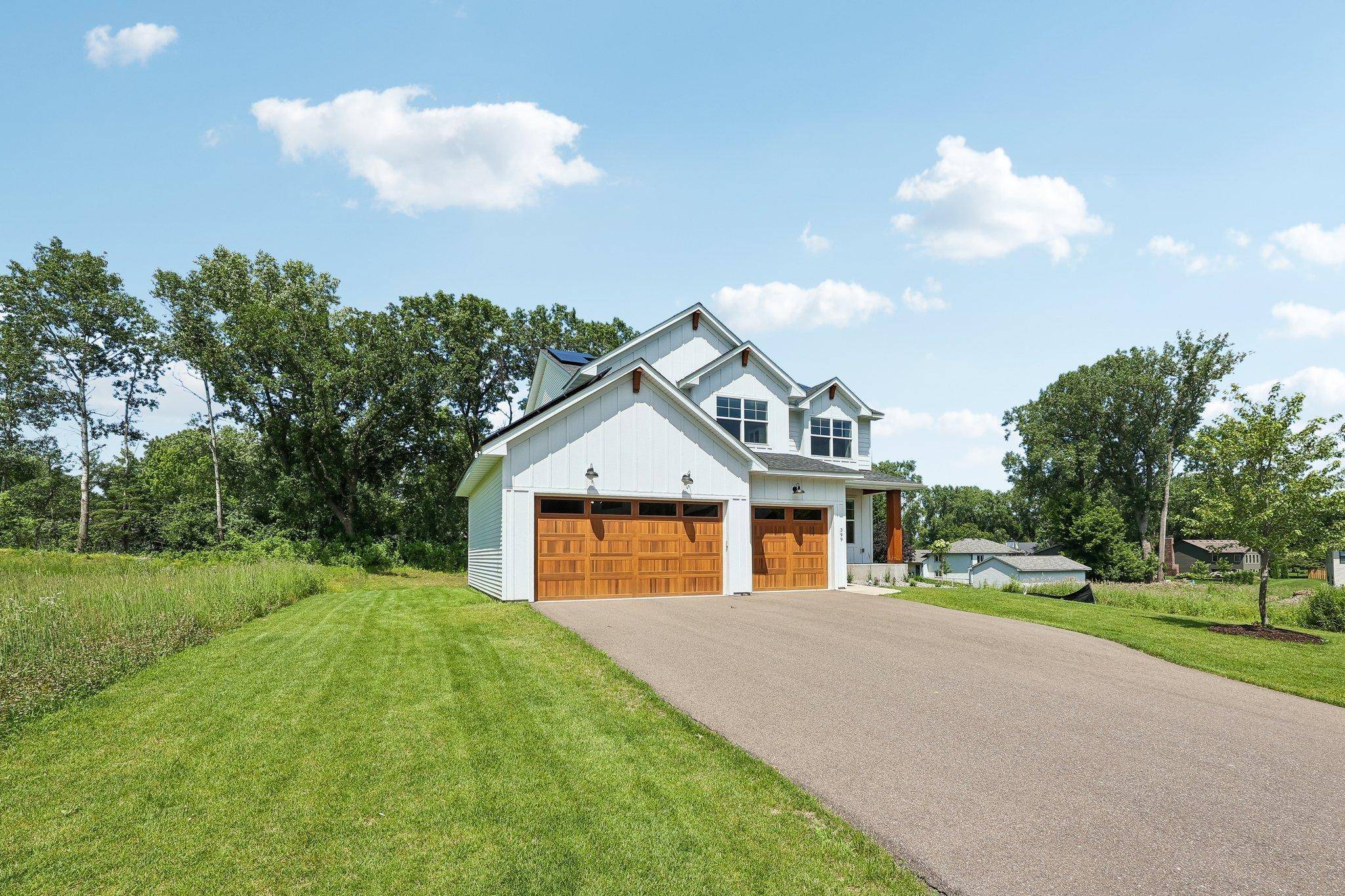 399 Tessier CT, Vadnais Heights, MN 55127