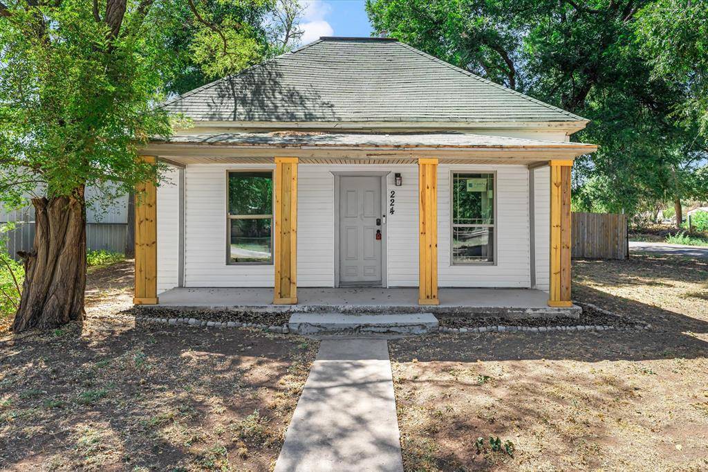 224 W 1st ST, Carnegie, OK 73015