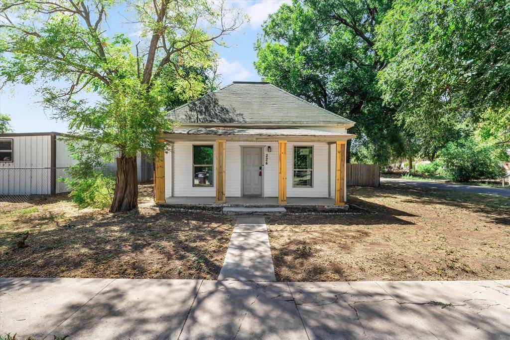 224 W 1st ST, Carnegie, OK 73015