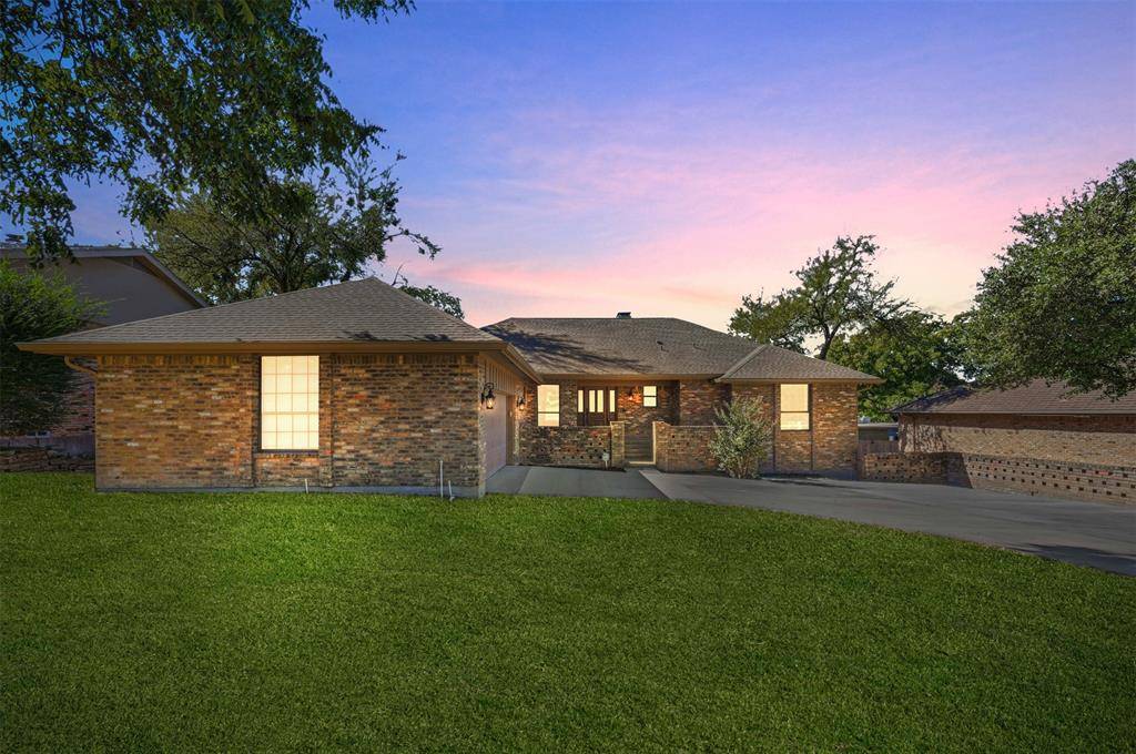 205 Yacht Club Drive, Rockwall, TX 75032