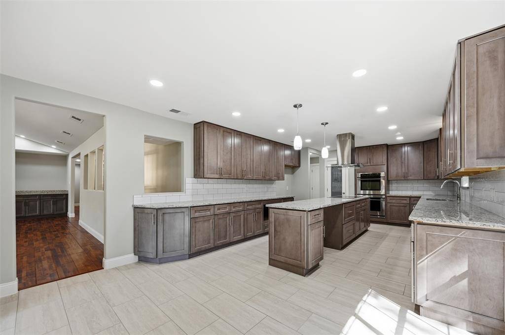 205 Yacht Club Drive, Rockwall, TX 75032