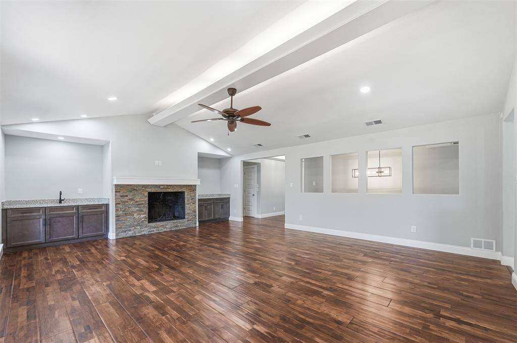 205 Yacht Club Drive, Rockwall, TX 75032