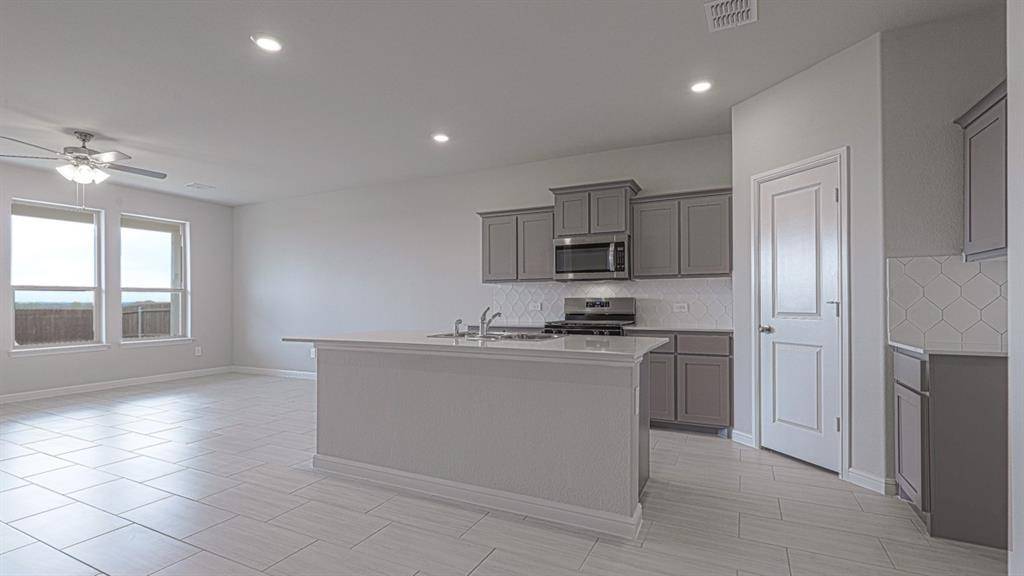 188 GREENHILL Trail, Boyd, TX 76023