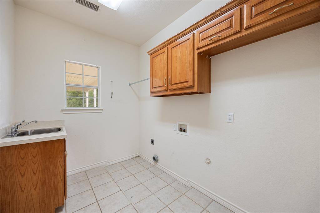 7644 County Rd 302 Road, Terrell, TX 75160