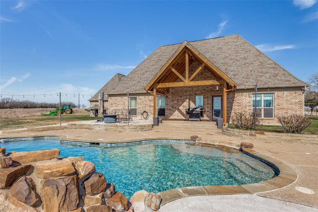1233 County Road 3550, Paradise, TX 76073