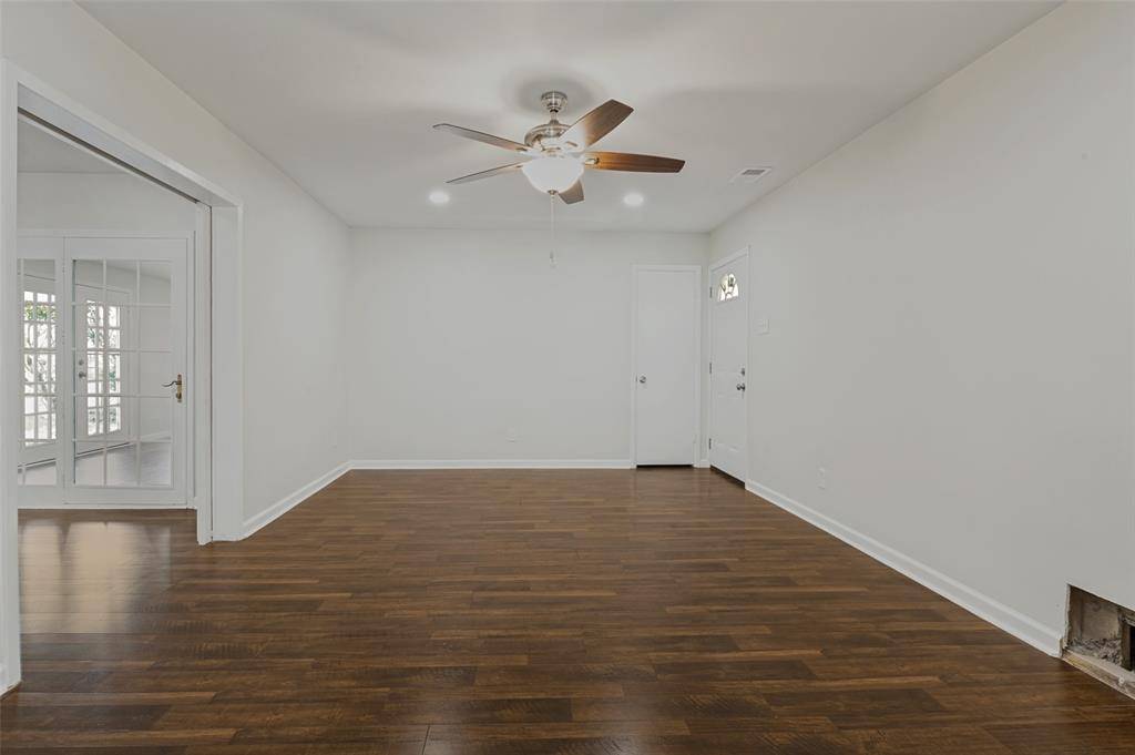 3811 Rolinda Drive, Dallas, TX 75211