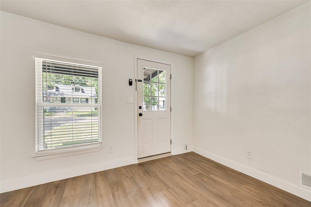 105 Weaver Street, Forney, TX 75126