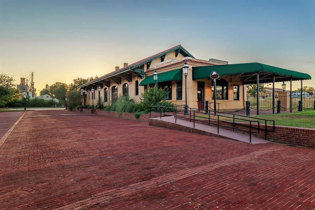 505 N Bridge Street, Brady, TX 76825