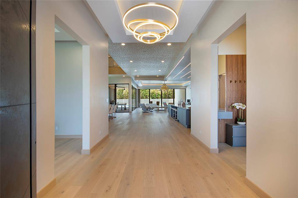 10230 Marsh Lane, Dallas, TX 75229