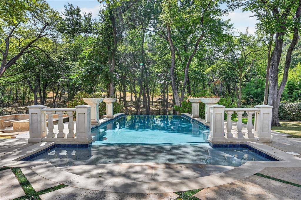 4505 Tour 18 Drive, Flower Mound, TX 75022