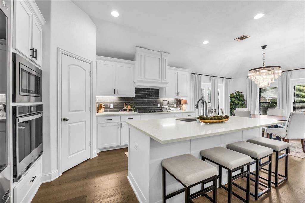 1317 Ridgeview Drive, Hewitt, TX 76643