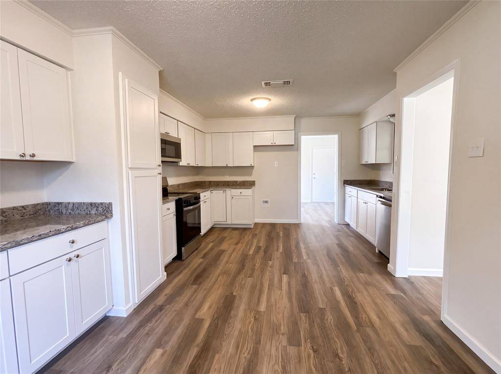 305 Rash Lane, Terrell, TX 75160