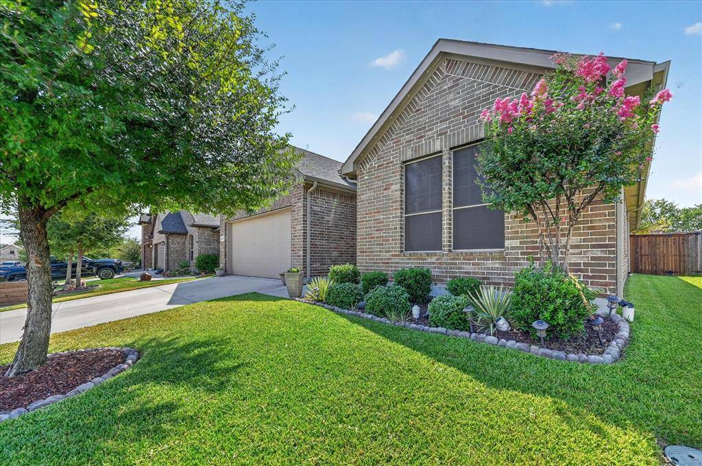 5817 Stream Drive, Fort Worth, TX 76137