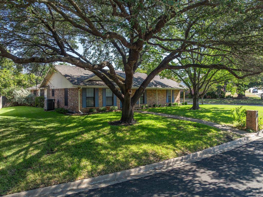 8565 Briargrove Drive, Woodway, TX 76712
