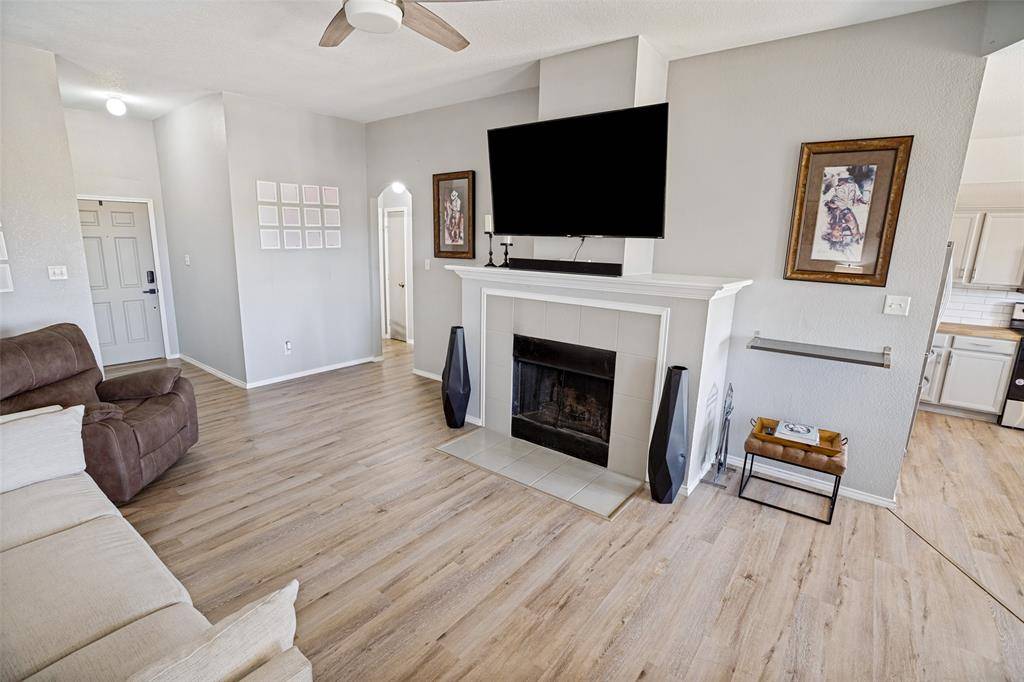 1148 Mustang Ridge Drive, Fort Worth, TX 76052
