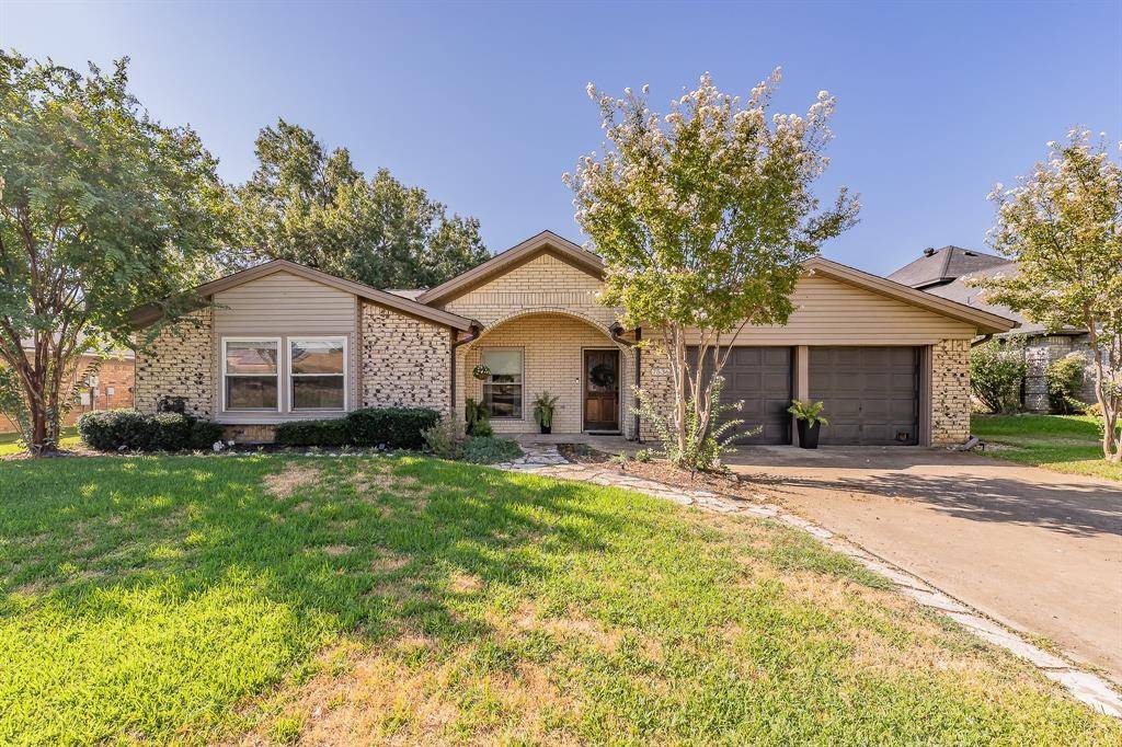 7536 Oak Park Drive, North Richland Hills, TX 76182