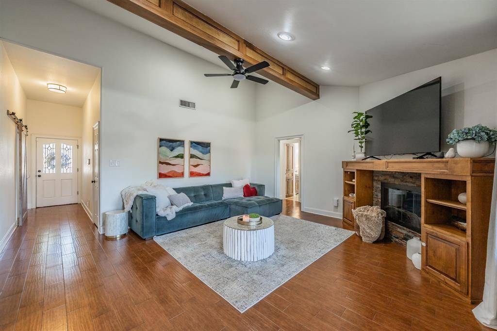 7536 Oak Park Drive, North Richland Hills, TX 76182