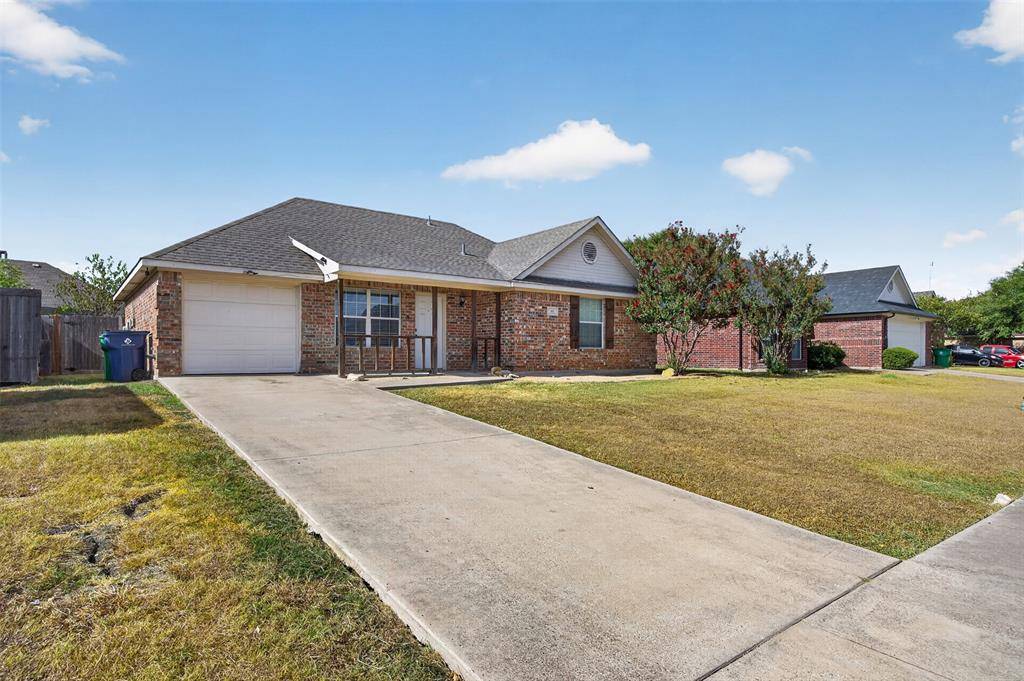 611 Oliver Lane, Waxahachie, TX 75165