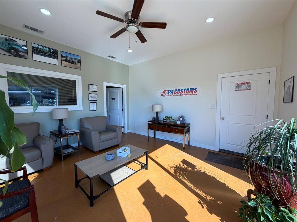 5301 Rendon Road, Fort Worth, TX 76140