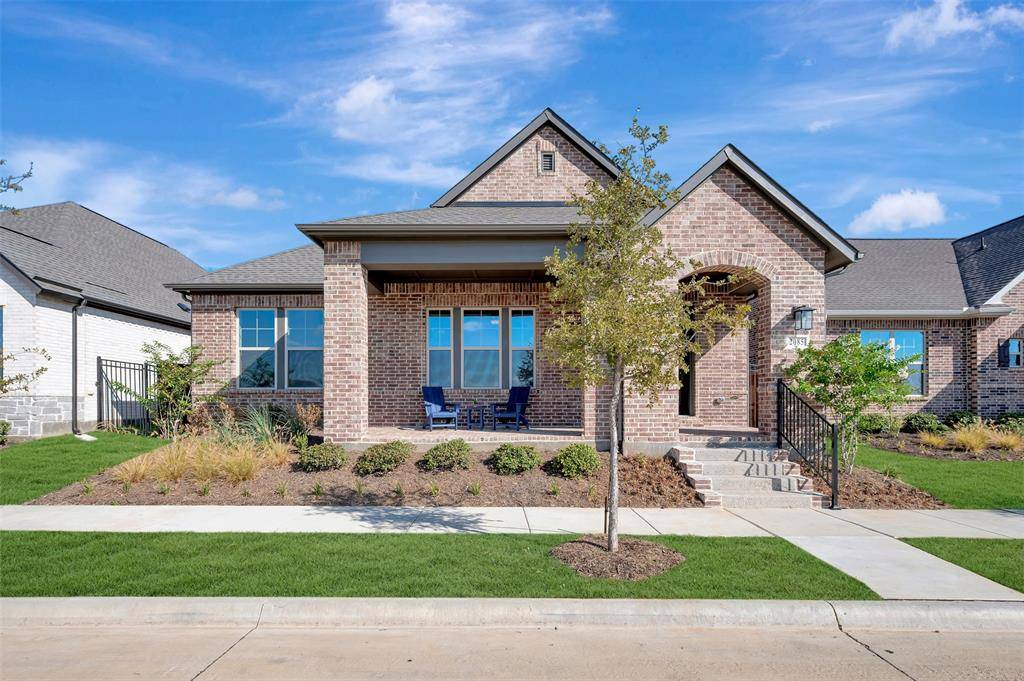 2085 Pine Grove Lane, Arlington, TX 76005
