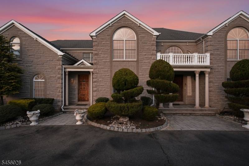 3 Topaz Ct, Marlboro Twp., NJ 07746