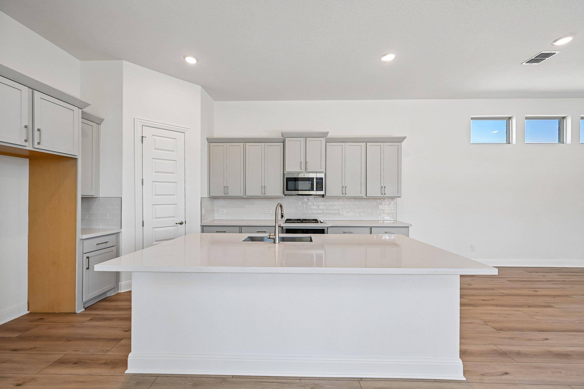 129 Royal Fern RD, Hutto, TX 78634