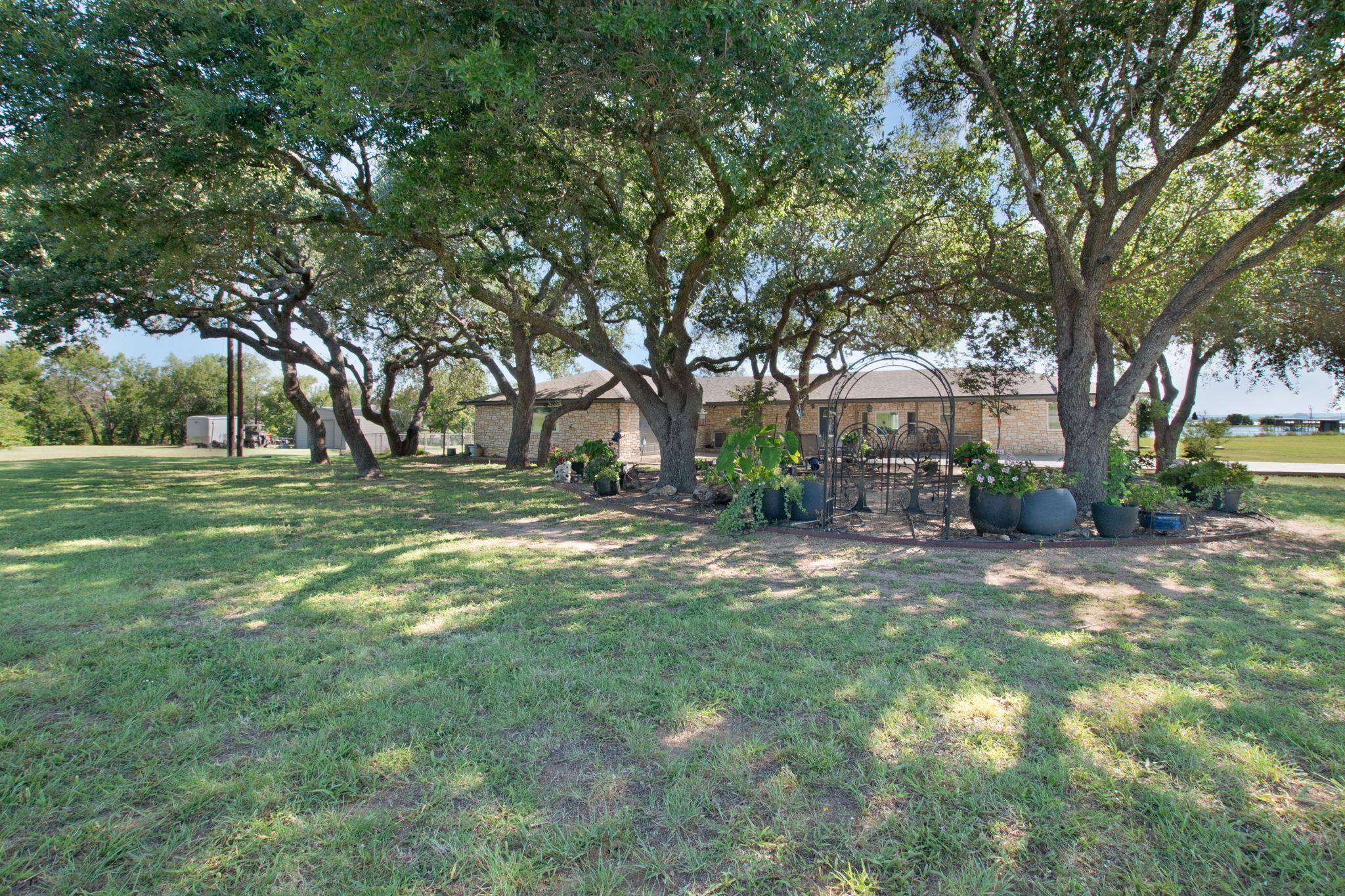 208 Iris Lane LN, Buchanan Dam, TX 78609