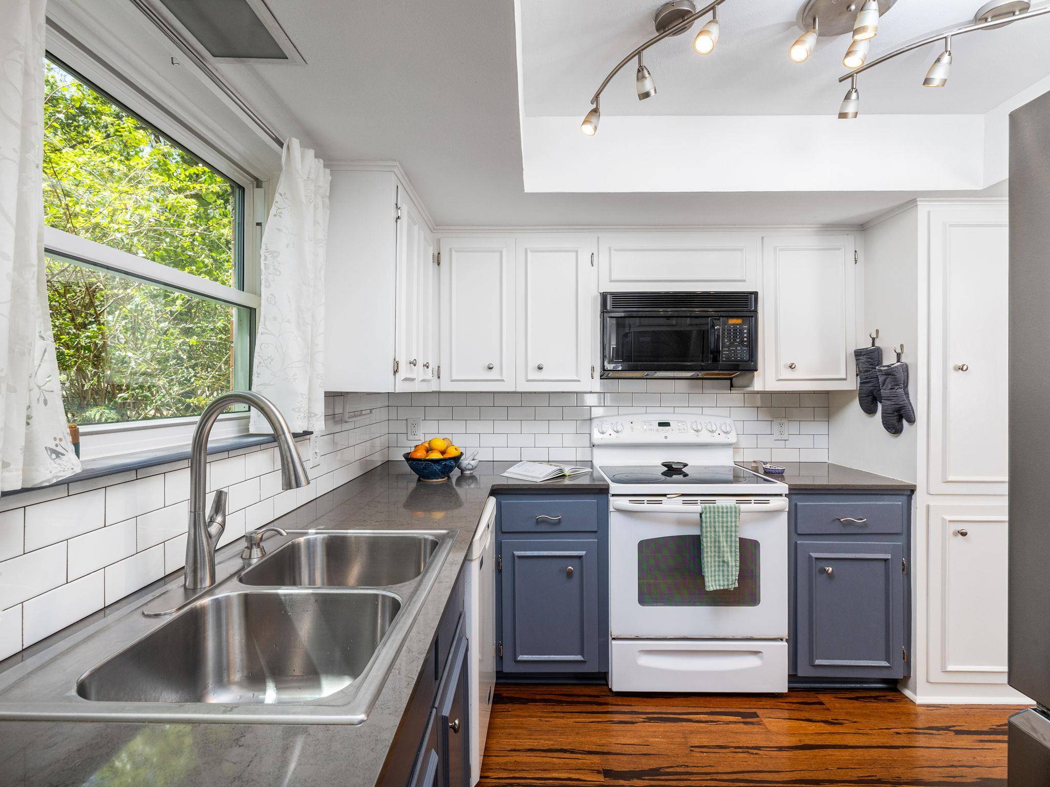 2406 Lancaster DR, Austin, TX 78748