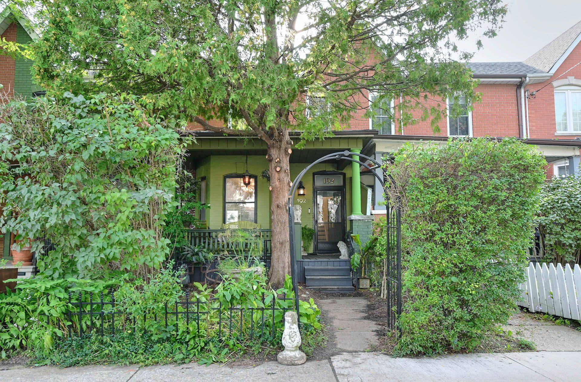 192 Lisgar ST, Toronto C01, ON M6J 3G5